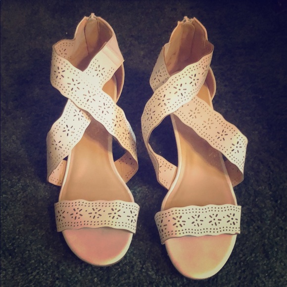 Shoes - Sandal wedges Preowned Size 9